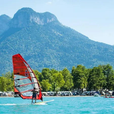 Appartement D'annecy T2 Grand Jardin *